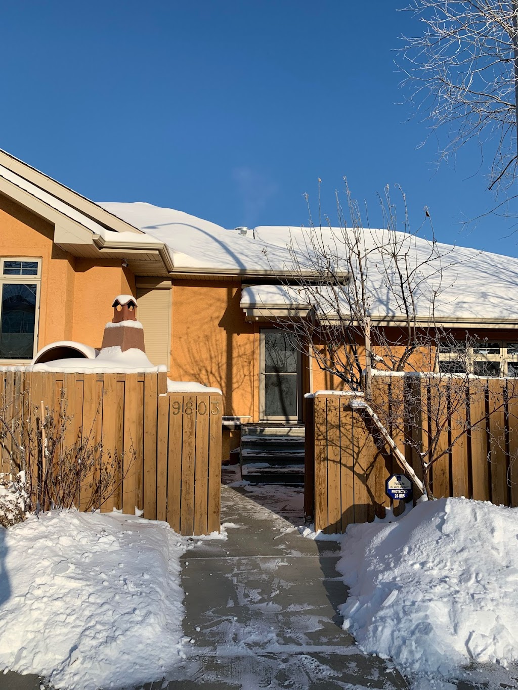 Francesco Holistic | 9803 152 St NW, Edmonton, AB T5P 1X2, Canada | Phone: (780) 224-7111