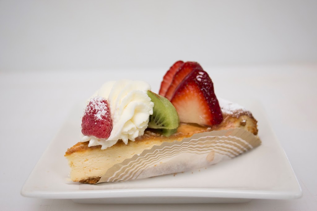 Éclair de Lune | 1049 40 Ave NW, Calgary, AB T2K 0G2, Canada | Phone: (403) 398-8803