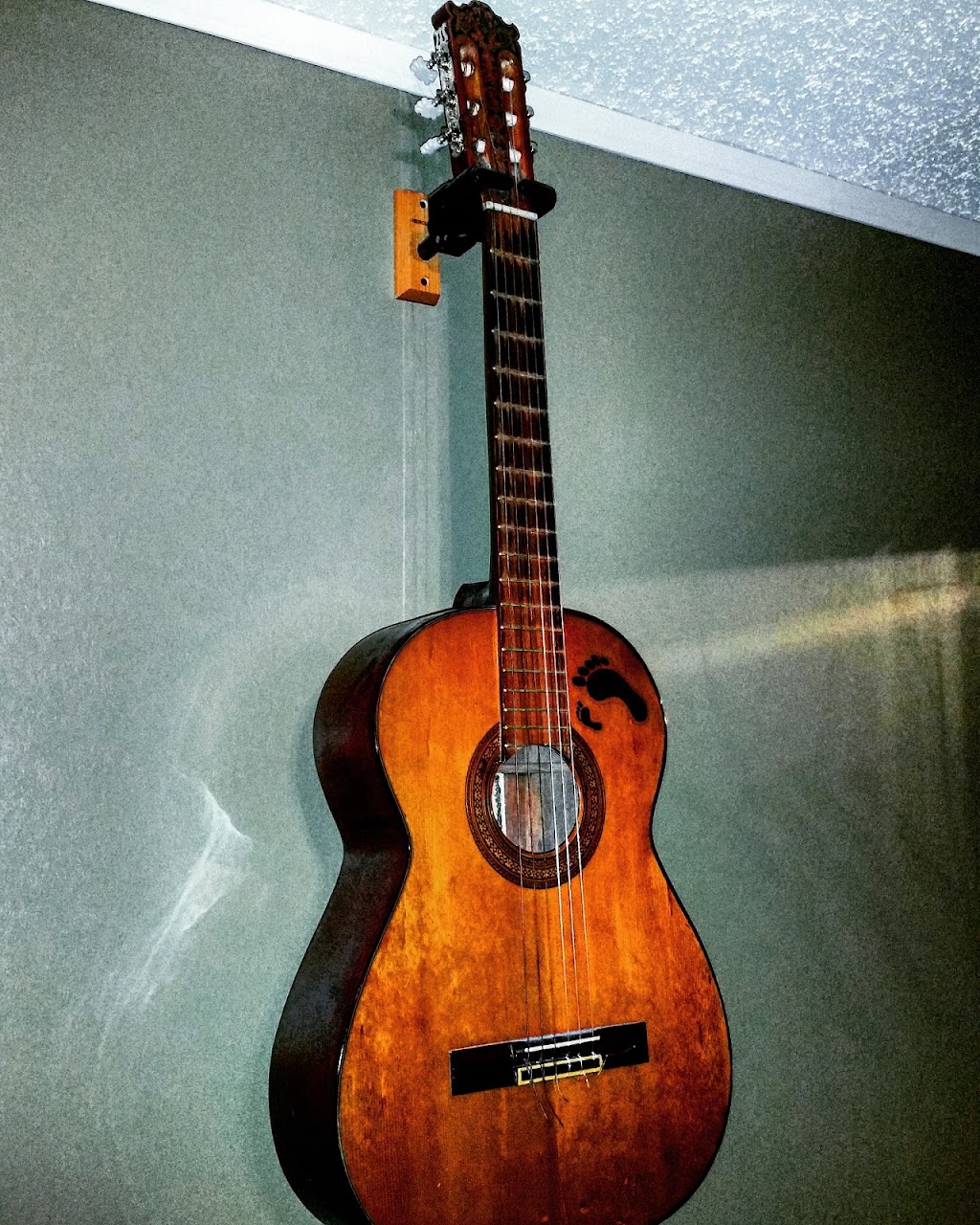 Gilmore Guitars | 7895 49 Ave, Red Deer, AB T4P 2B4, Canada | Phone: (403) 872-0006