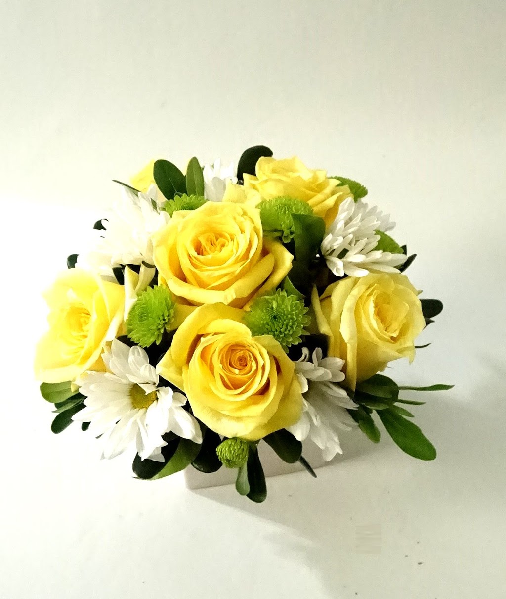 Signature Floral Gallery | 85 Devonshire Dr, Winnipeg, MB R2C 4G9, Canada | Phone: (204) 982-7298