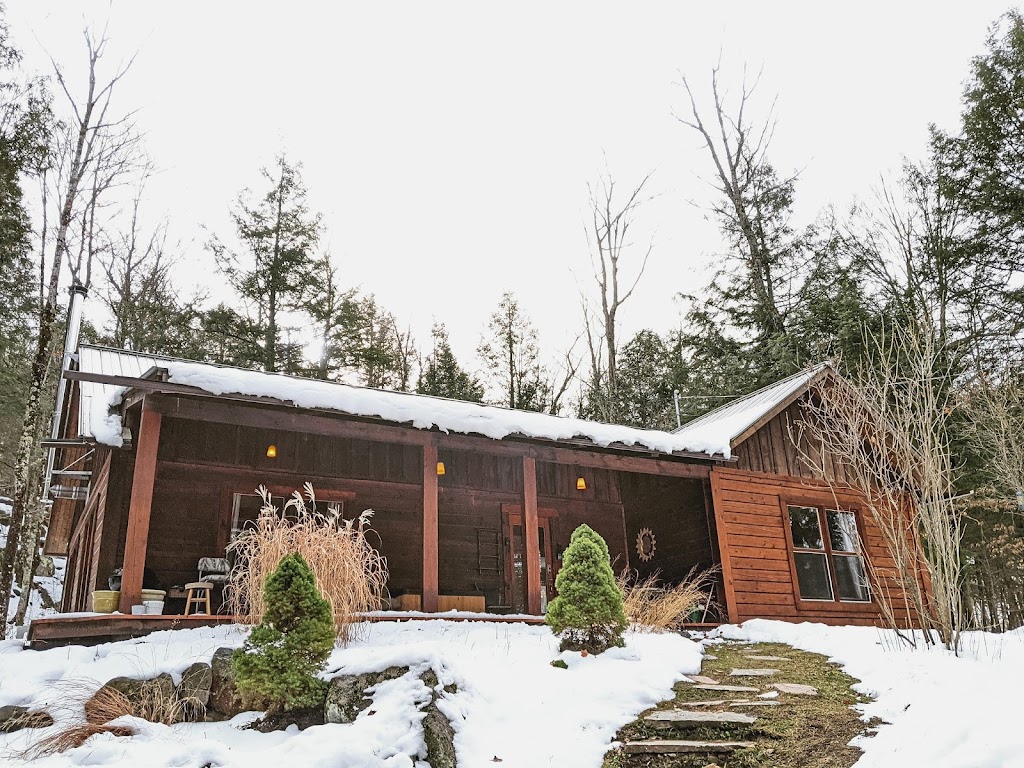 Chalet Le Boisé | 24 Chem. des Sentiers, Wakefield, QC J0X 3G0, Canada | Phone: (438) 499-9040