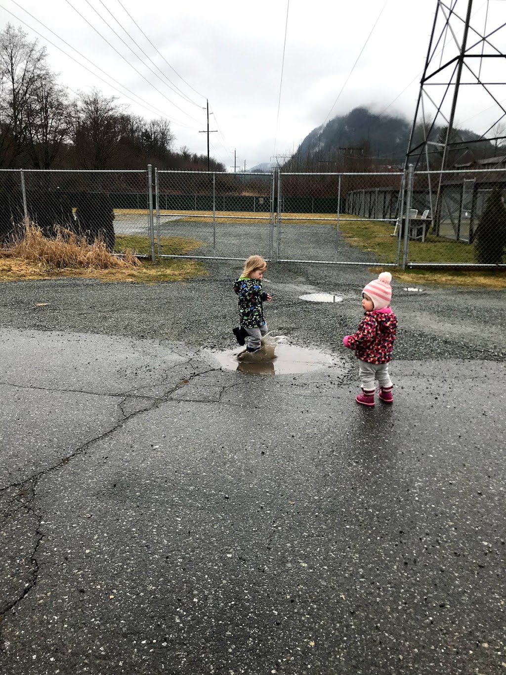 Shooting star play centre | 2020 Starview Pl, Squamish, BC V8B 0N2, Canada | Phone: (604) 848-4554