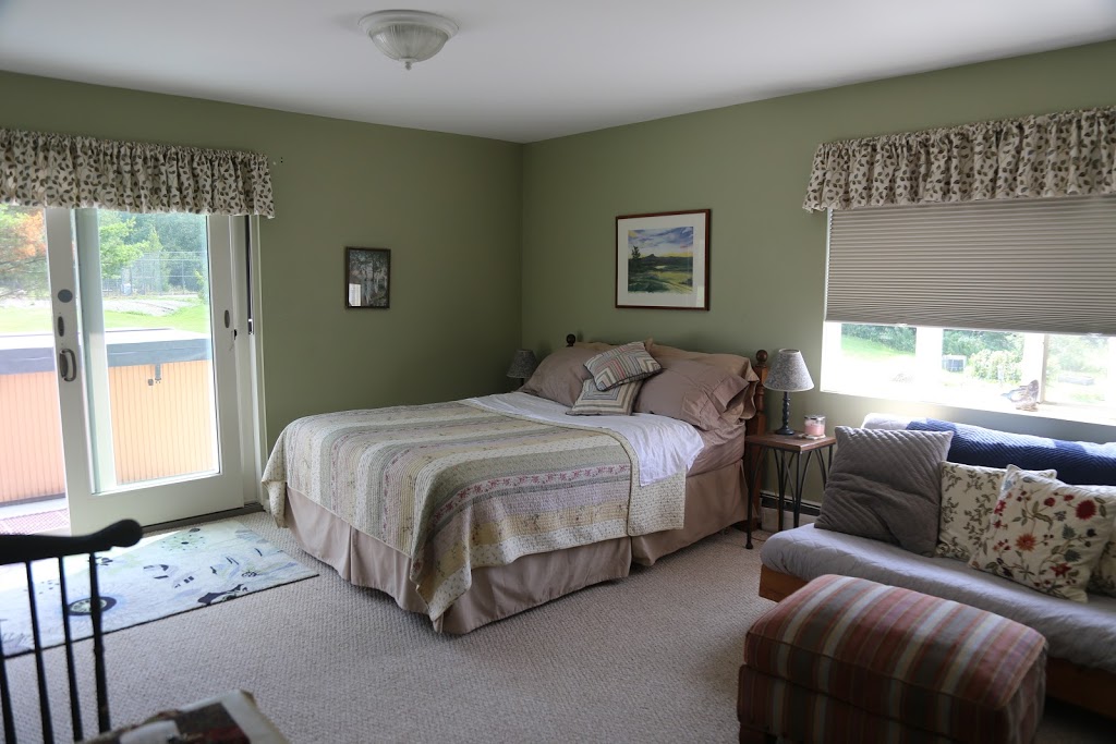 The Big Dipper Suite | 68 Tamarack Rd, Jay, VT 05859, USA | Phone: (802) 673-4008