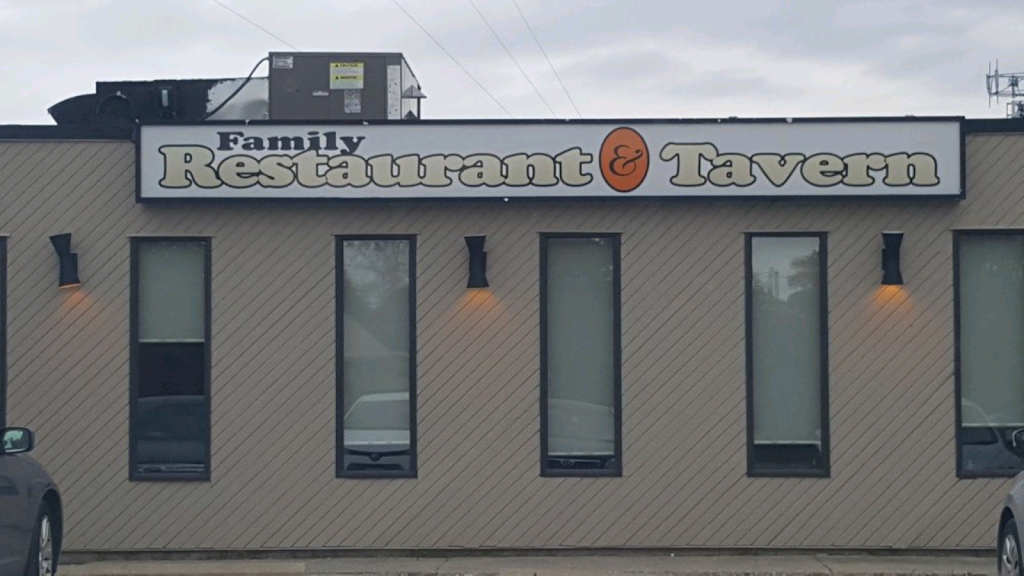 Town & Country Restaurant | 683 Eramosa Rd, Guelph, ON N1E 5Z8, Canada | Phone: (519) 823-5041