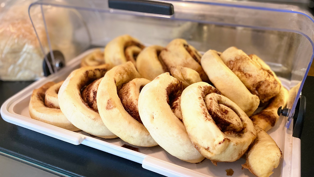 Laurie’s Bakeshop | 615 Prince St, Truro, NS B2N 1G2, Canada | Phone: (902) 324-2065