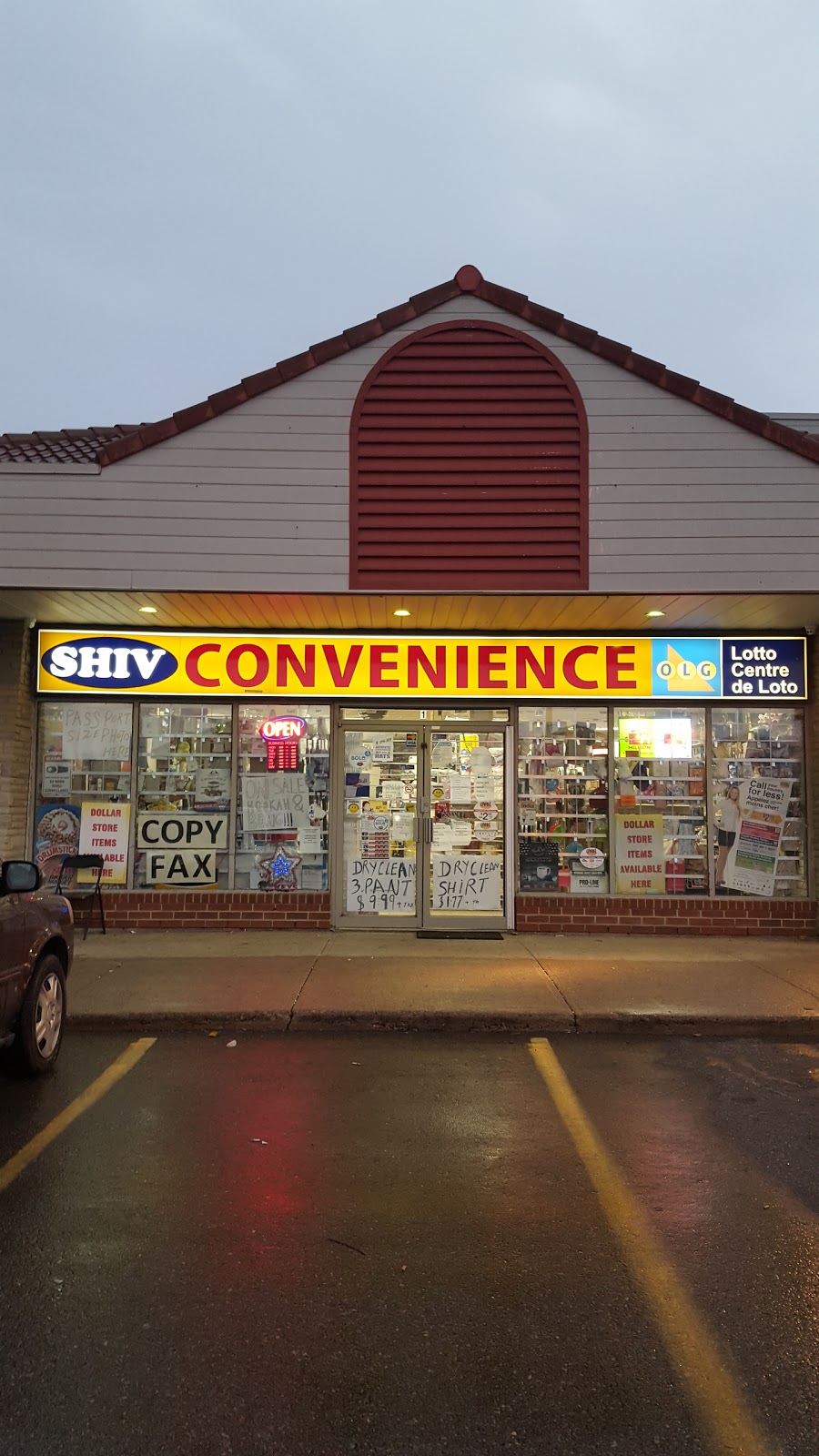 shiv convenience | 5677-5695 River Grove Ave, Mississauga, ON L5M 3V8, Canada | Phone: (905) 542-8720