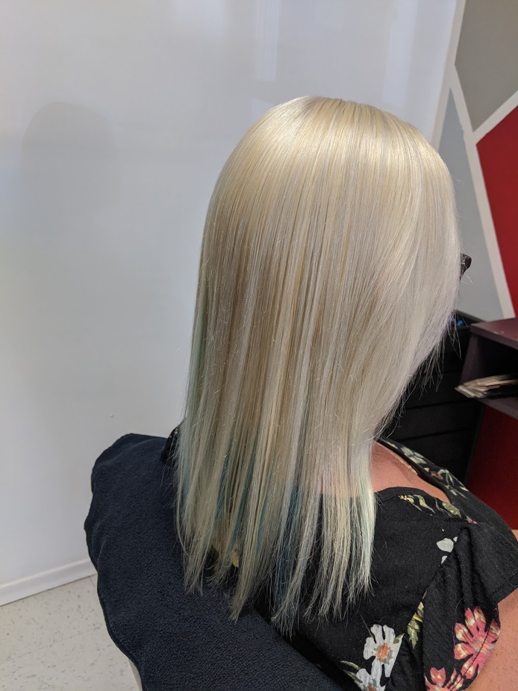 Salon 914 | 914 Murphy Rd Unit 4, Sarnia, ON N7S 5C4, Canada | Phone: (519) 337-5213