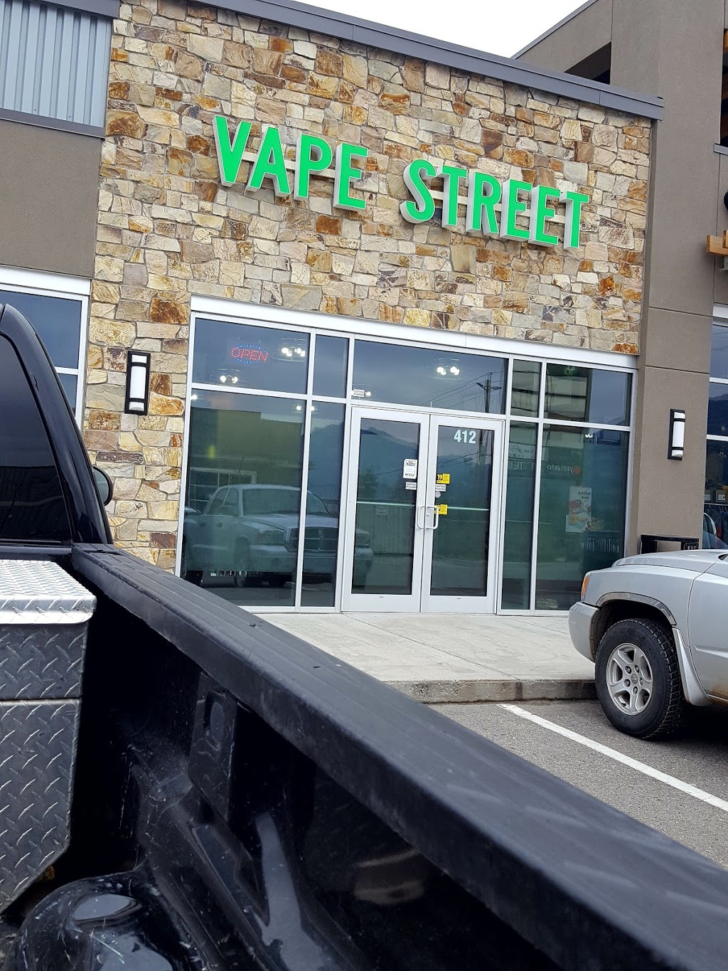 Vape Street Okanagan | 412-525, BC-97, West Kelowna, BC V1Z 4C7, Canada | Phone: (778) 755-4423
