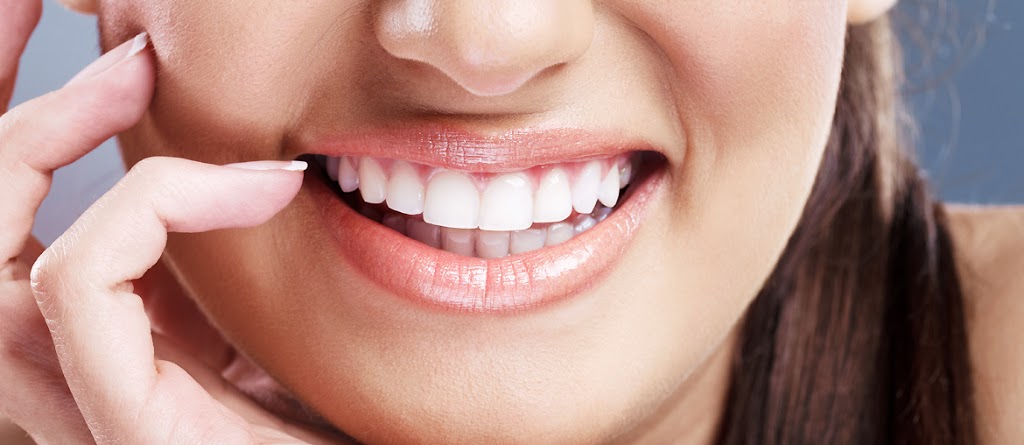 Hakeem Dental | 2250 Bovaird Dr E #105, Brampton, ON L6R 0W3, Canada | Phone: (905) 792-9922