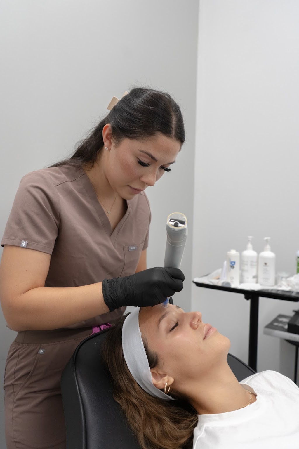 The Skin Collective | 1295 Riverbend Rd Suite 270, London, ON N6K 0G2, Canada | Phone: (519) 670-6077