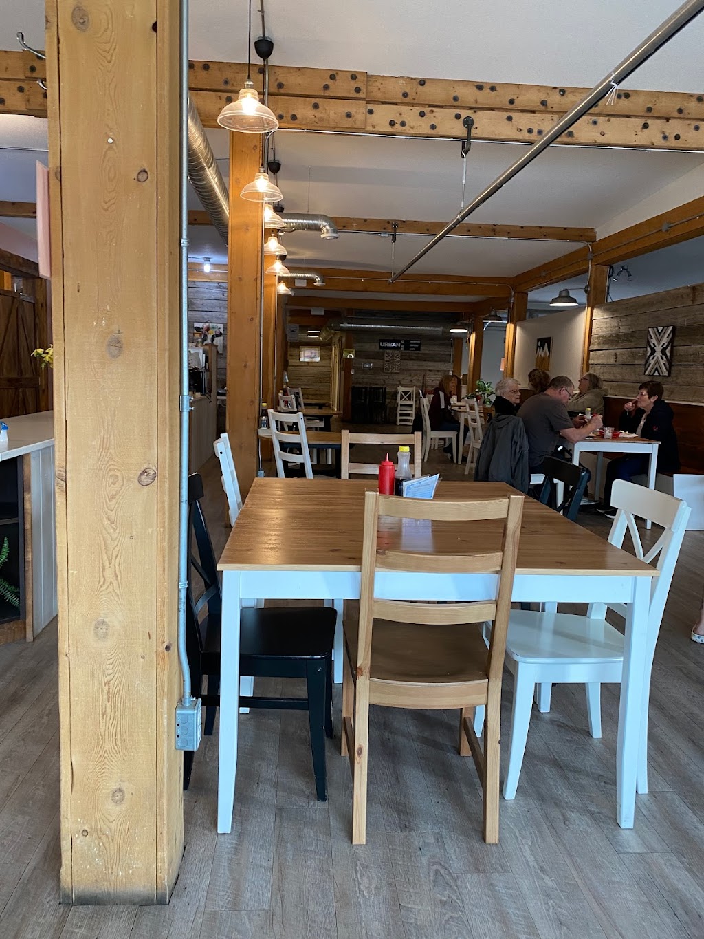 Digbee’s Diner | 257 24 St, Fort Macleod, AB T0L 0Z0, Canada | Phone: (403) 557-0277
