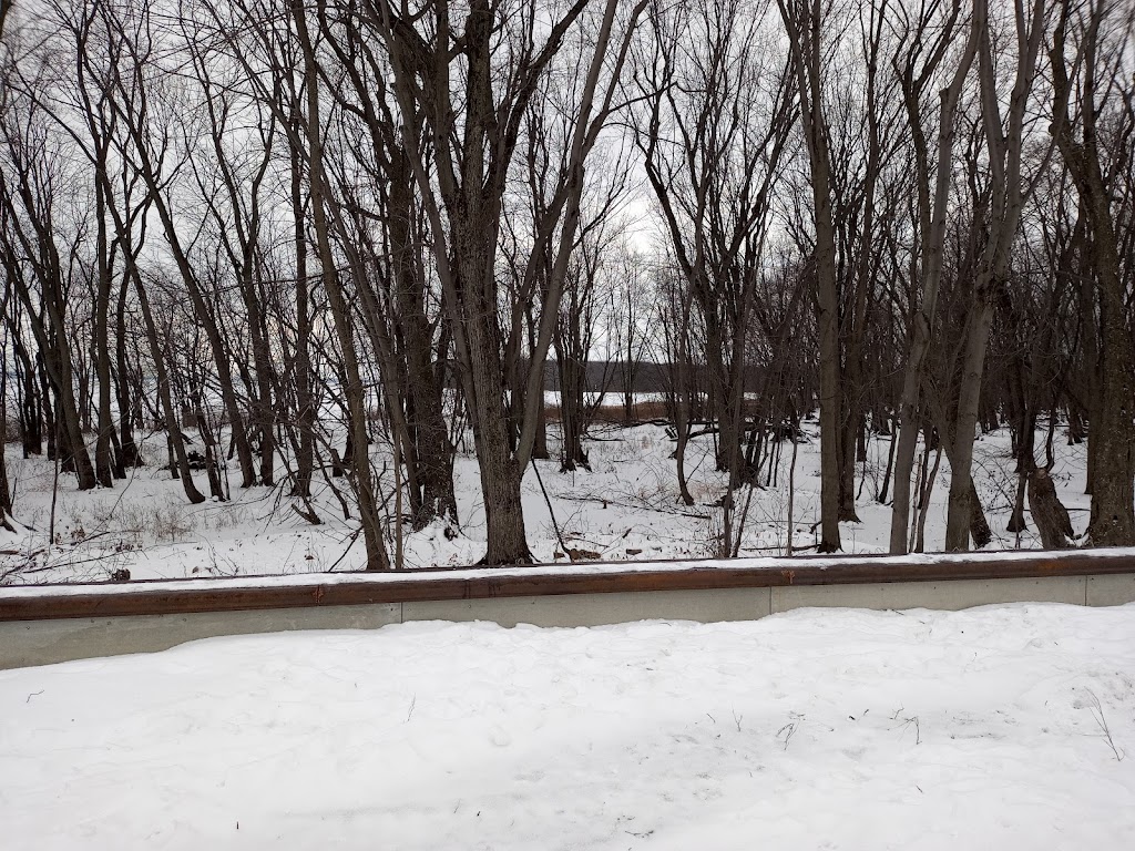 Marina Bo-Bi-No Pointe-Calumet | 1305 Bd Proulx, Pointe-Calumet, QC J0N 1G3, Canada | Phone: (450) 623-6525
