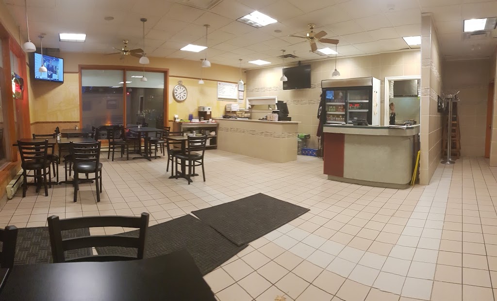 Restaurant M&K | 859 Boulevard de lAnge Gardien N, LAssomption, QC J5W 1P3, Canada | Phone: (450) 589-1589