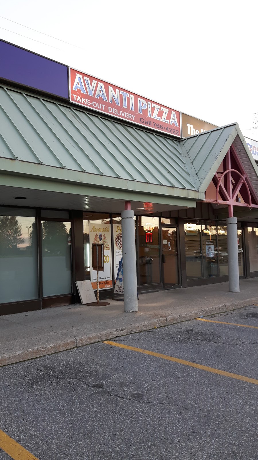 Avanti Pizza | 218 Silvercreek Pkwy N, Guelph, ON N1H 8E8, Canada | Phone: (519) 766-4222