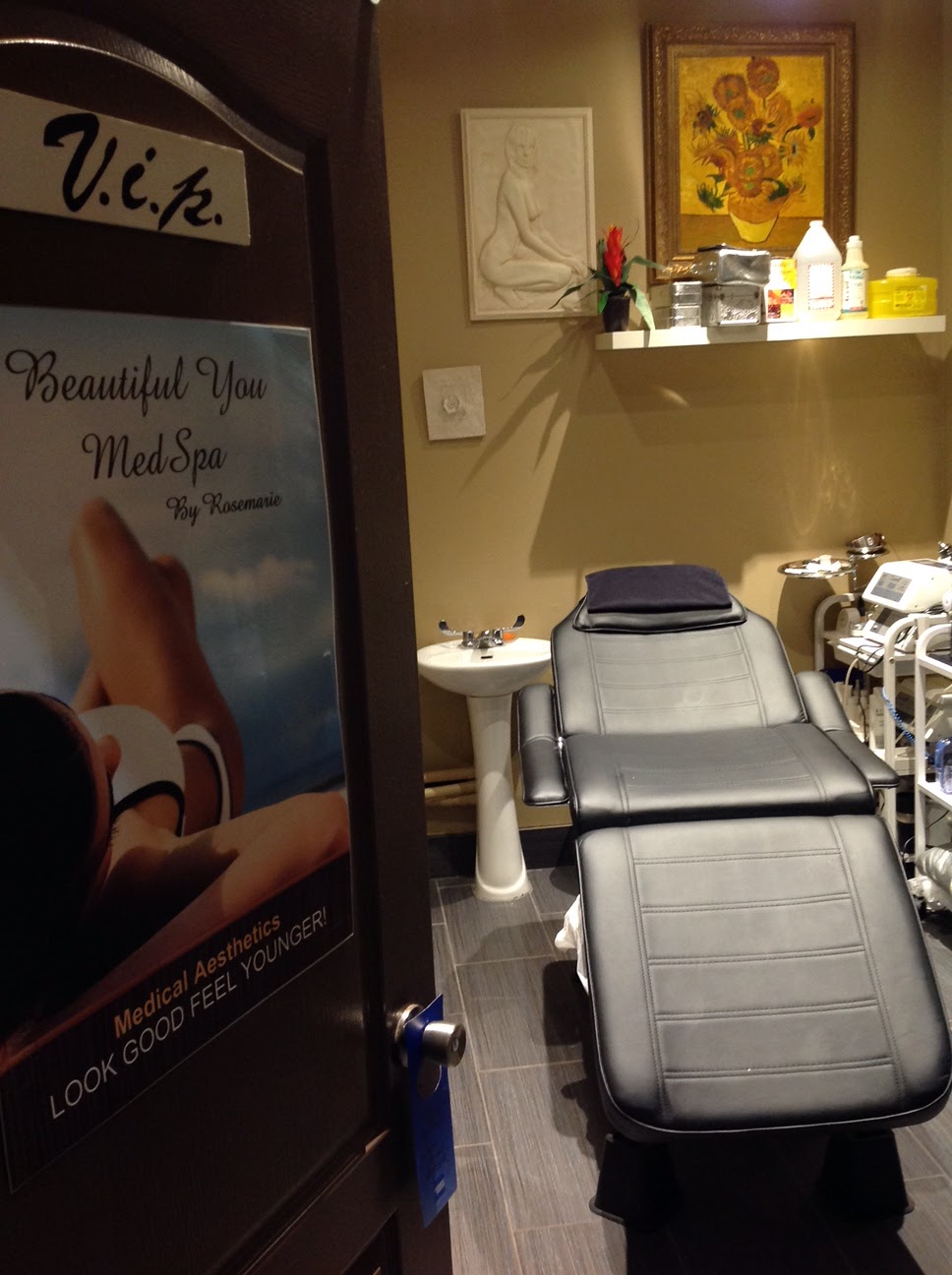 Agucci Studio & Spa | 5025 Heatherleigh, Mississauga, ON L5V 2Y7, Canada | Phone: (905) 568-0213
