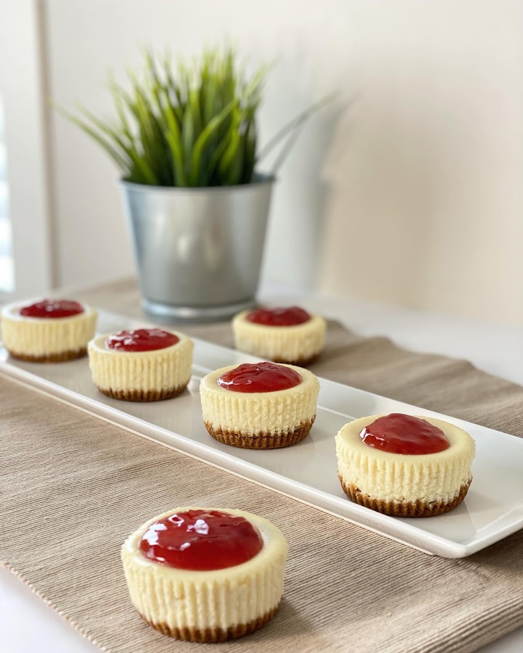 Maras Cakes and Sweets | 177 Panatella Square NW, Calgary, AB T3K 0Z4, Canada | Phone: (403) 510-4409