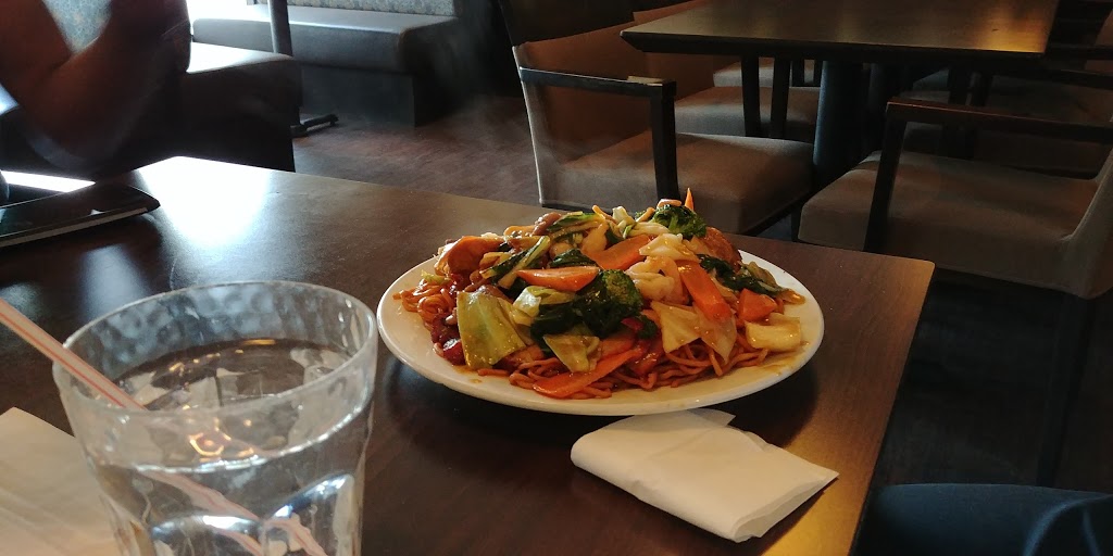 Benab Family Restaurant | 3085 Hurontario St, Mississauga, ON L5A 4E4, Canada | Phone: (905) 281-8499