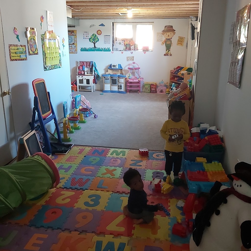 Dialas home daycare | 148 Maynooth Ct, Ottawa, ON K2J 6Y5, Canada | Phone: (613) 440-0690