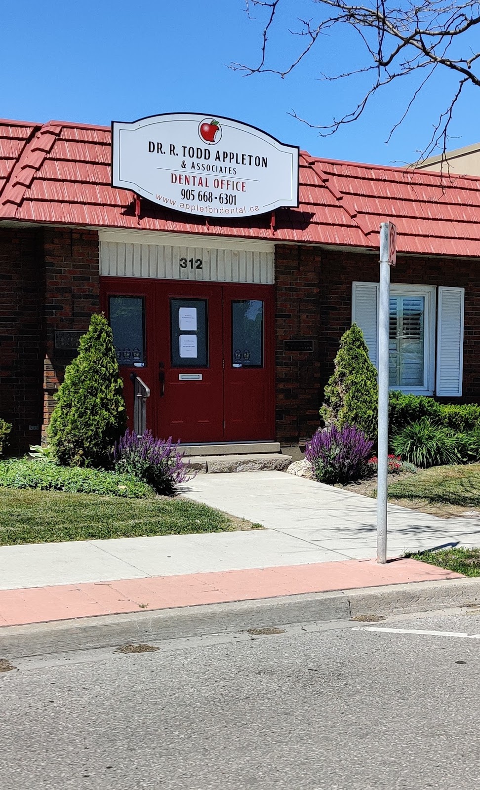 Appleton Dental | 312 Dundas St W, Whitby, ON L1N 2M5, Canada | Phone: (905) 668-6301
