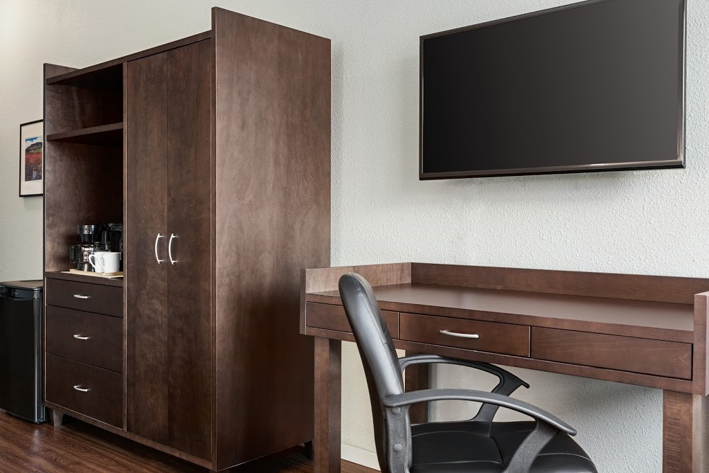 Days Inn by Wyndham Montmagny | 218 Chemin des Poirier, Montmagny, QC G5V 4J9, Canada | Phone: (418) 241-5330