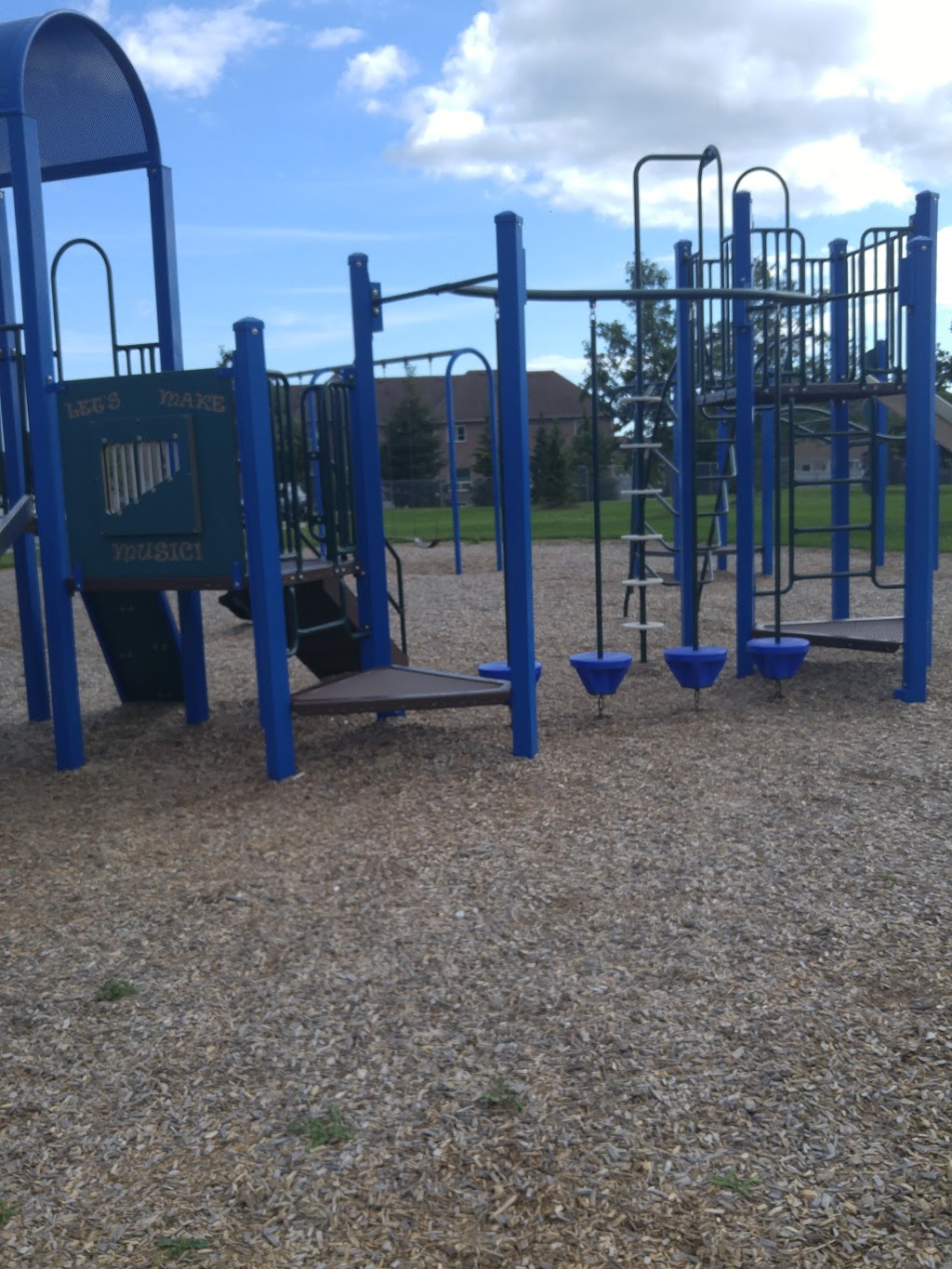Conlin Meadows Park | 1091 Ormond Dr, Oshawa, ON L1K 2Z6, Canada | Phone: (905) 436-3311