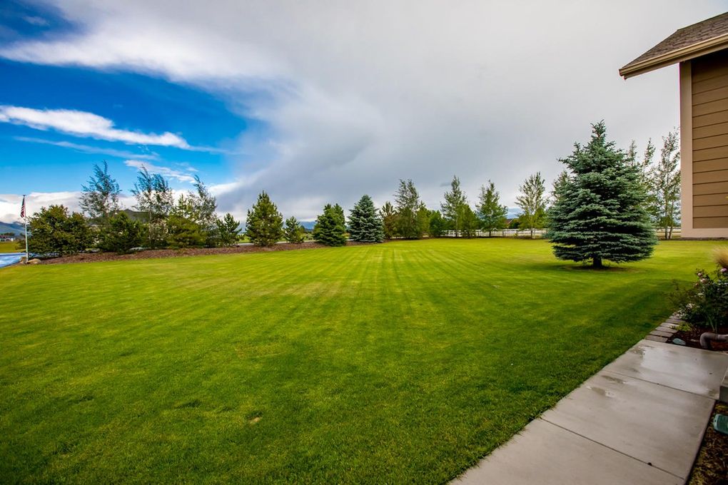 Calgary Landscaping Professionals | 199 Dalhurst Way NW Ste 3, Calgary, AB T3A 1P1, Canada | Phone: (587) 315-0710