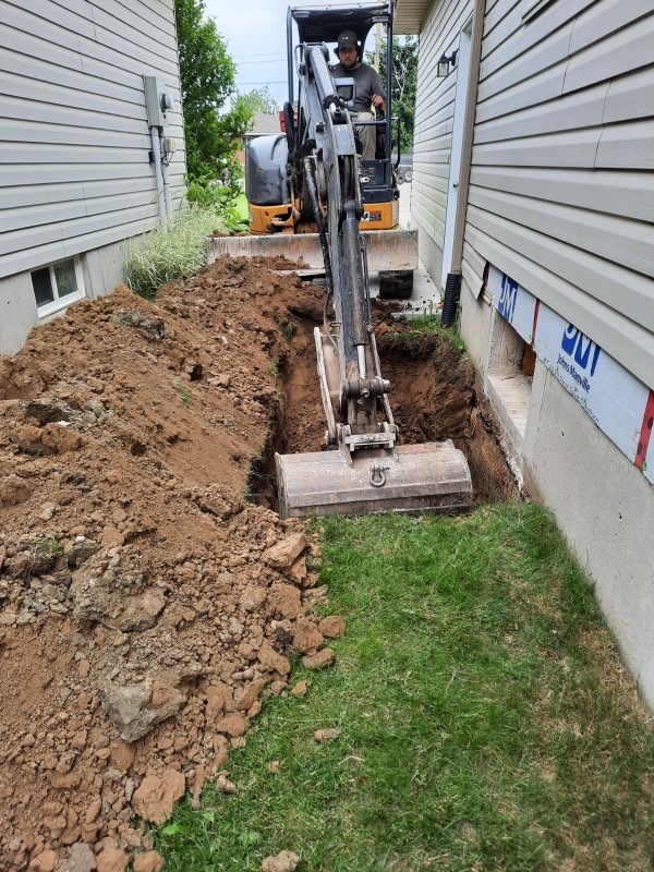 McCoy Excavating | 44 Riverview St, Mitchell, ON N0K 1N0, Canada | Phone: (226) 921-4170