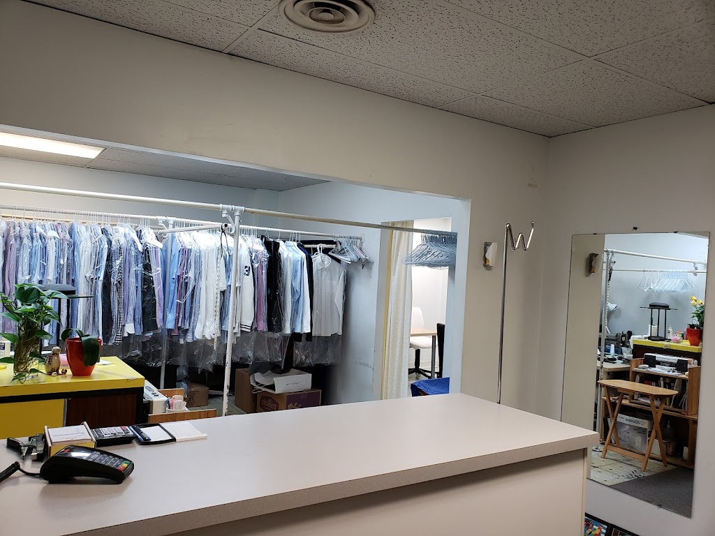 Immanuel Dry Cleaners / Nettoyeur Immanuel | 3460 Drummond Le Parc Building, Montreal, QC H3G 1Y2, Canada | Phone: (438) 384-6303