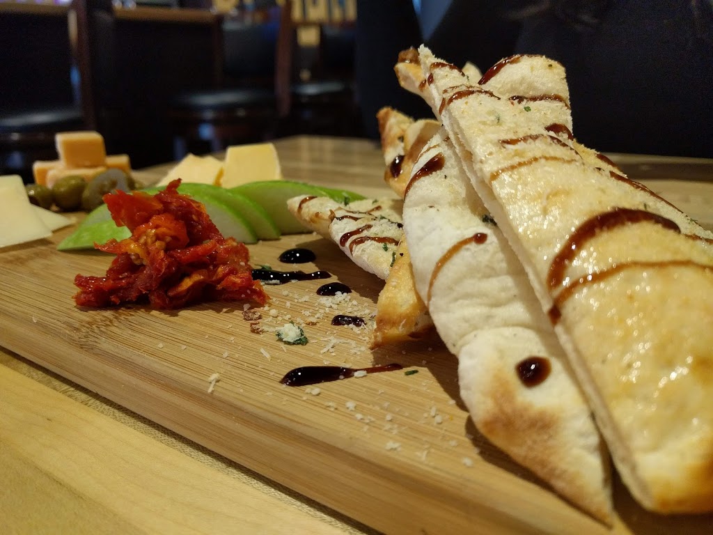 SLATE Restaurant & Bar | 2237 Queen St E, Toronto, ON M4E 2Z9, Canada | Phone: (416) 686-0800
