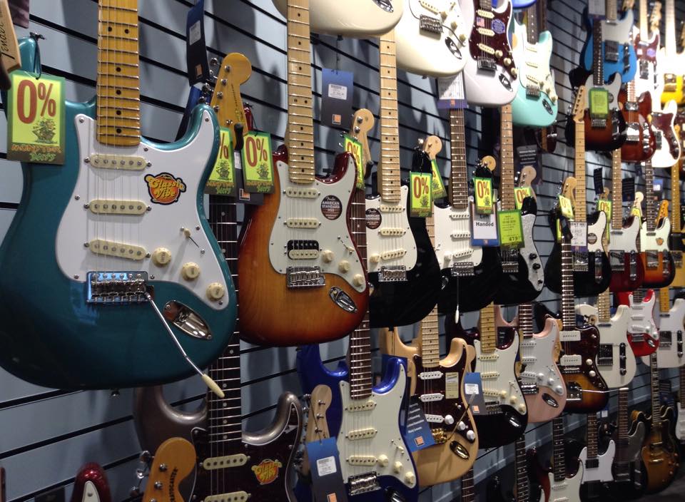 Long & McQuade Musical Instruments | 13651 149 St NW, Edmonton, AB T5L 2T3, Canada | Phone: (780) 425-1400