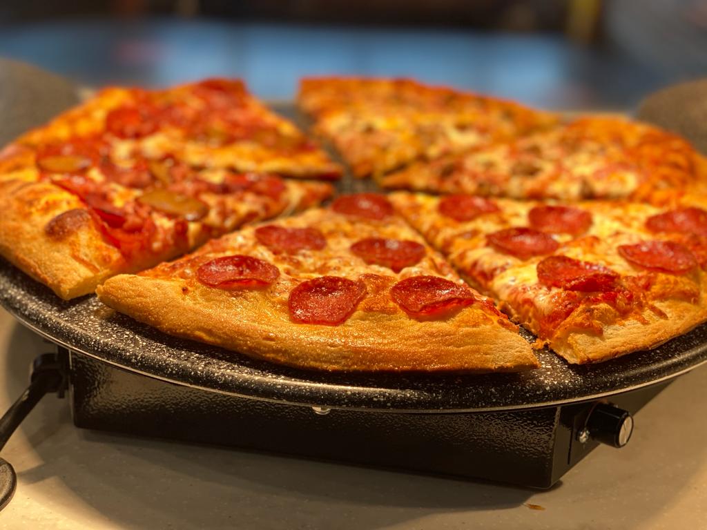 Pizza Pizza | 19150 Lougheed Hwy, Pitt Meadows, BC V3Y 2H6, Canada | Phone: (604) 277-1111