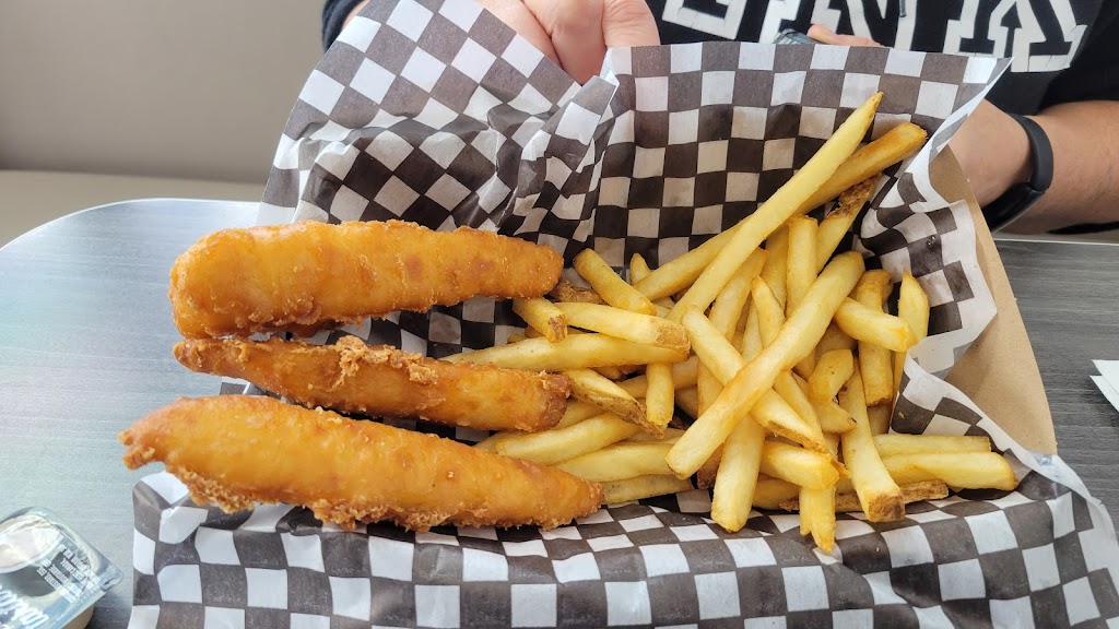 Boardwalk Fries Burgers Shakes - Abbotsford | 30770 Fraser Hwy, Abbotsford, BC V2T 5P5, Canada | Phone: (604) 744-4449