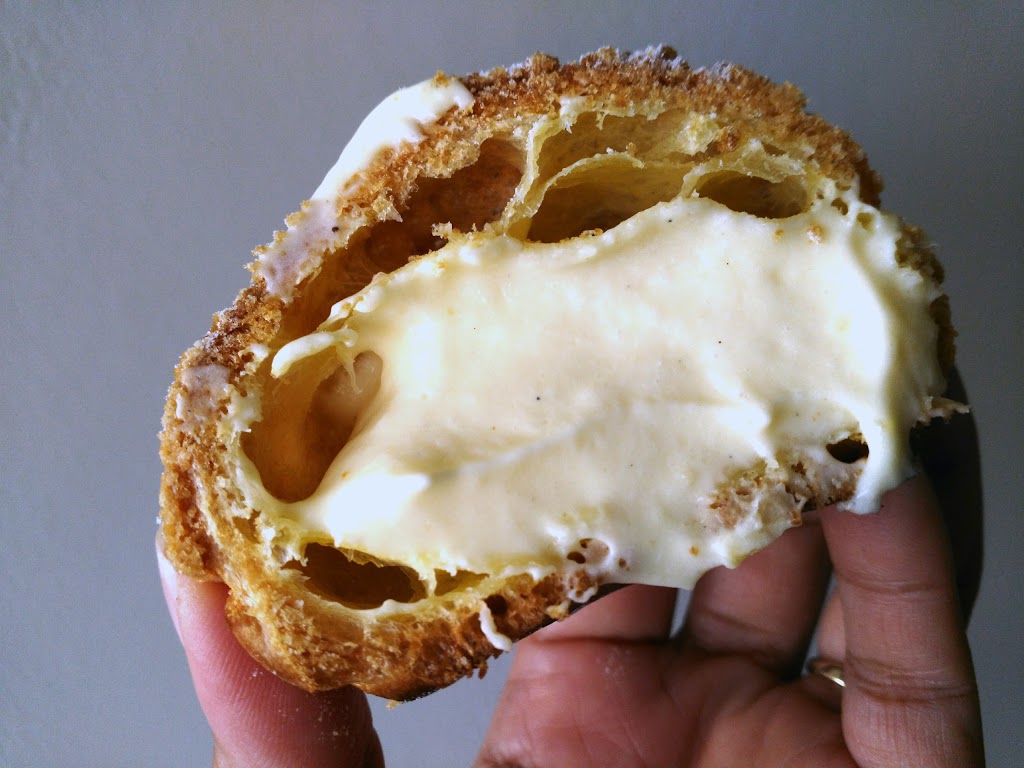 mon K patisserie | 1040 Coxwell Ave, East York, ON M4C 3G5, Canada | Phone: (416) 696-8181