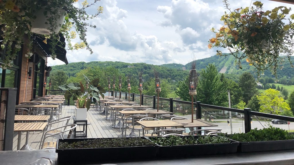 Bistro Le Calumet | 201 Rue Champlain suite 201, Bromont, QC J2L 3B2, Canada | Phone: (450) 919-9191