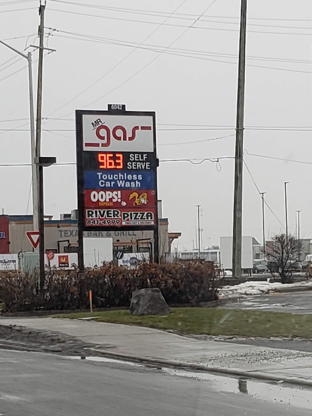 SmartCentres Orléans | 3900 Innes Rd, Orléans, ON K1C 1T1, Canada | Phone: (905) 760-6200