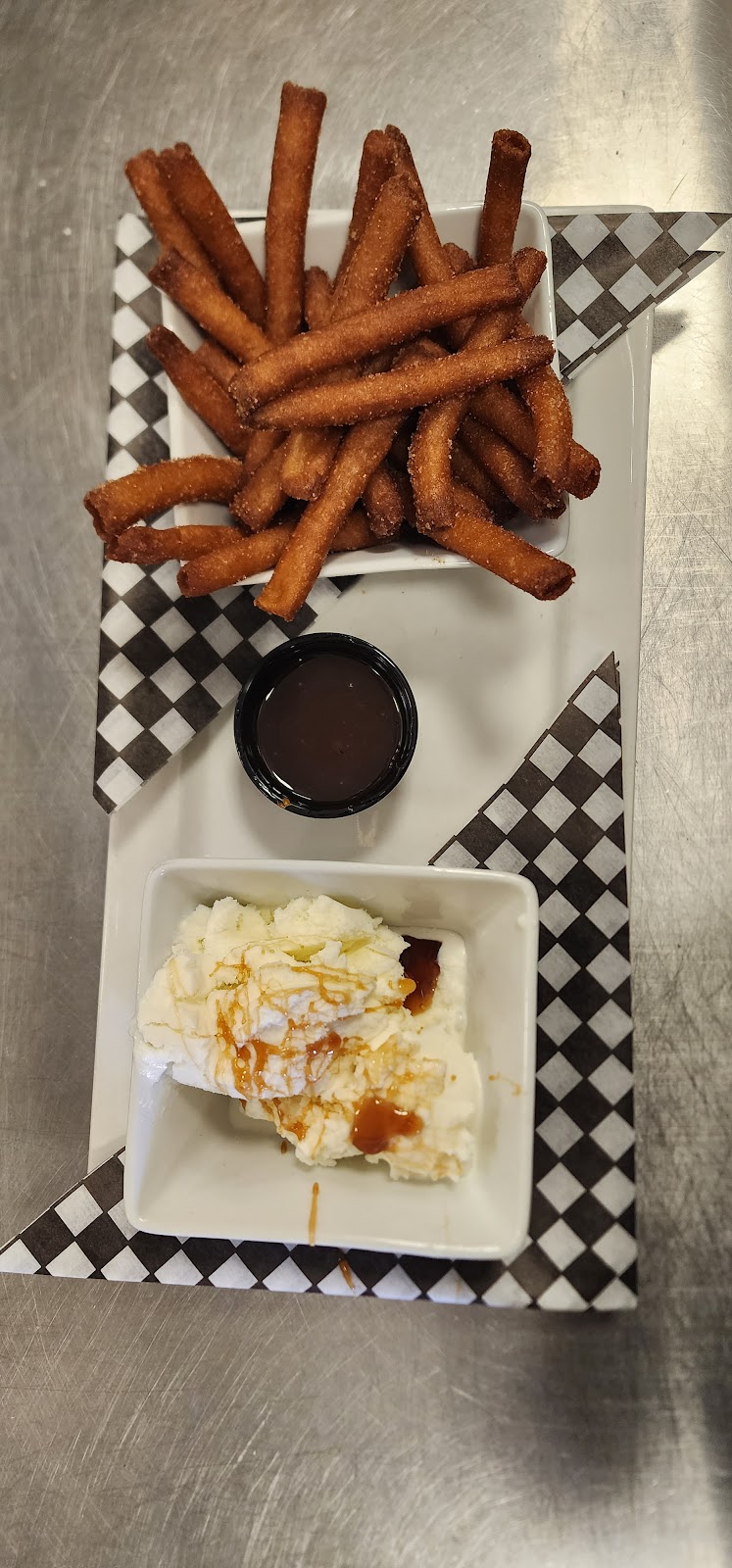 Fitzy’s 86 Sports Bar | 150 Peter St, Pembroke, ON K8A 0G3, Canada | Phone: (613) 631-0809