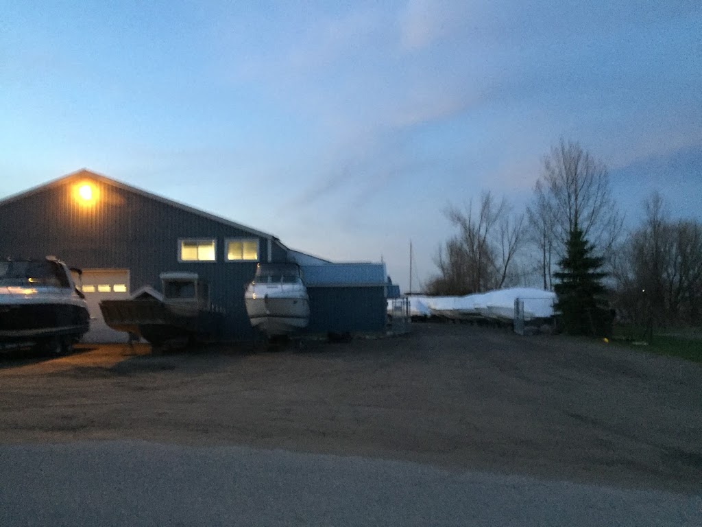 Central Marine Waubaushene | 55 Coldwater Rd, Waubaushene, ON L0K 2C0, Canada | Phone: (705) 526-4251