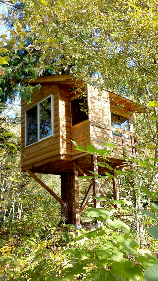 The Treehouse at J-heart-Y B&B | 34 Twin Lakes Rd, Enderby, BC V0E 1V3, Canada | Phone: (250) 803-1755
