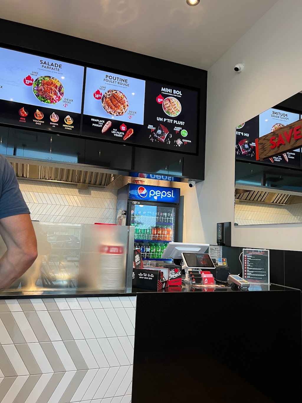 Poulet Rouge Vaudreuil-Dorion | 35 Bd de la Cité-des-Jeunes Local 130, Vaudreuil-Dorion, QC J7V 0N3, Canada | Phone: (450) 455-5544