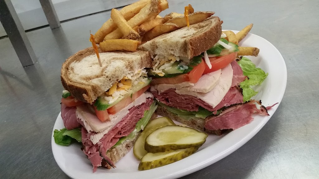 Rob Roys Pub & Restaurant | 33 Centre St, Smiths Falls, ON K7A 2Y3, Canada | Phone: (613) 283-9093