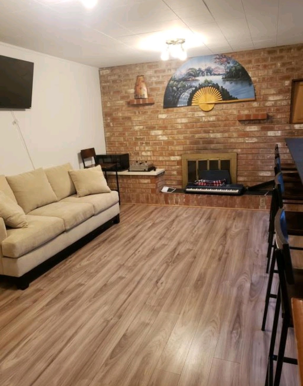 Dalat B&B | 16924 32 Ave, Surrey, BC V3S 0L5, Canada | Phone: (604) 700-7051