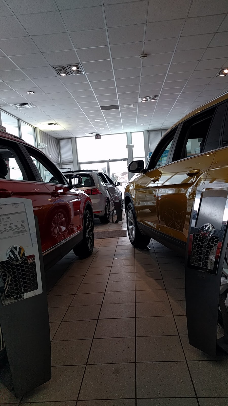 Hunt Club Volkswagen | 2655 Bank St, Gloucester, ON K1T 1N1, Canada | Phone: (613) 521-2300