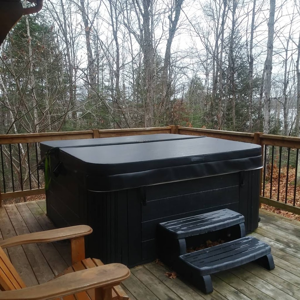 Le Bois De Pin | Lac-des-Plages, QC J0T 1K0, Canada | Phone: (514) 295-6374