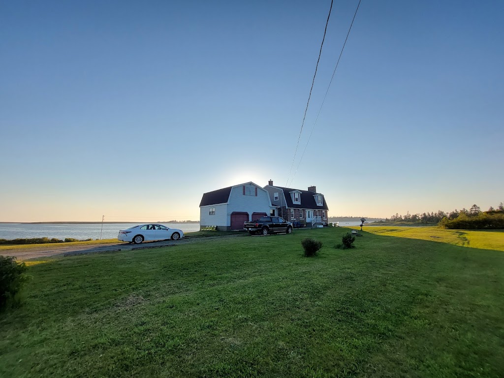 Argyle By The Sea Bed & Breakfast | 848 Argyle Sound Rd, West Pubnico, NS B0W 3S0, Canada | Phone: (902) 762-2759