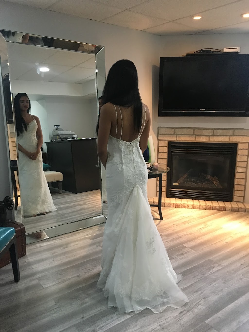 Francys Design & Alterations | 1158 S Wenige Dr, London, ON N6A 5N4, Canada | Phone: (519) 601-5570