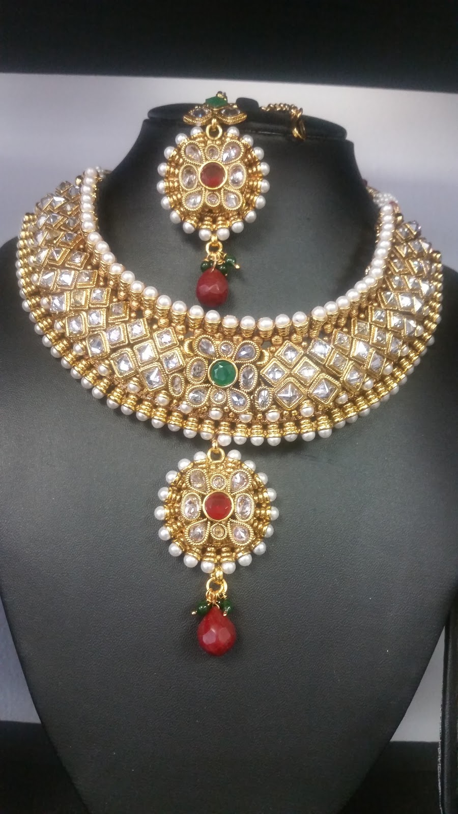 Indian Boutique Tailoring & Alterations | 4 Lorry Greenberg Dr, Ottawa, ON K1G 5H6, Canada | Phone: (613) 302-1494