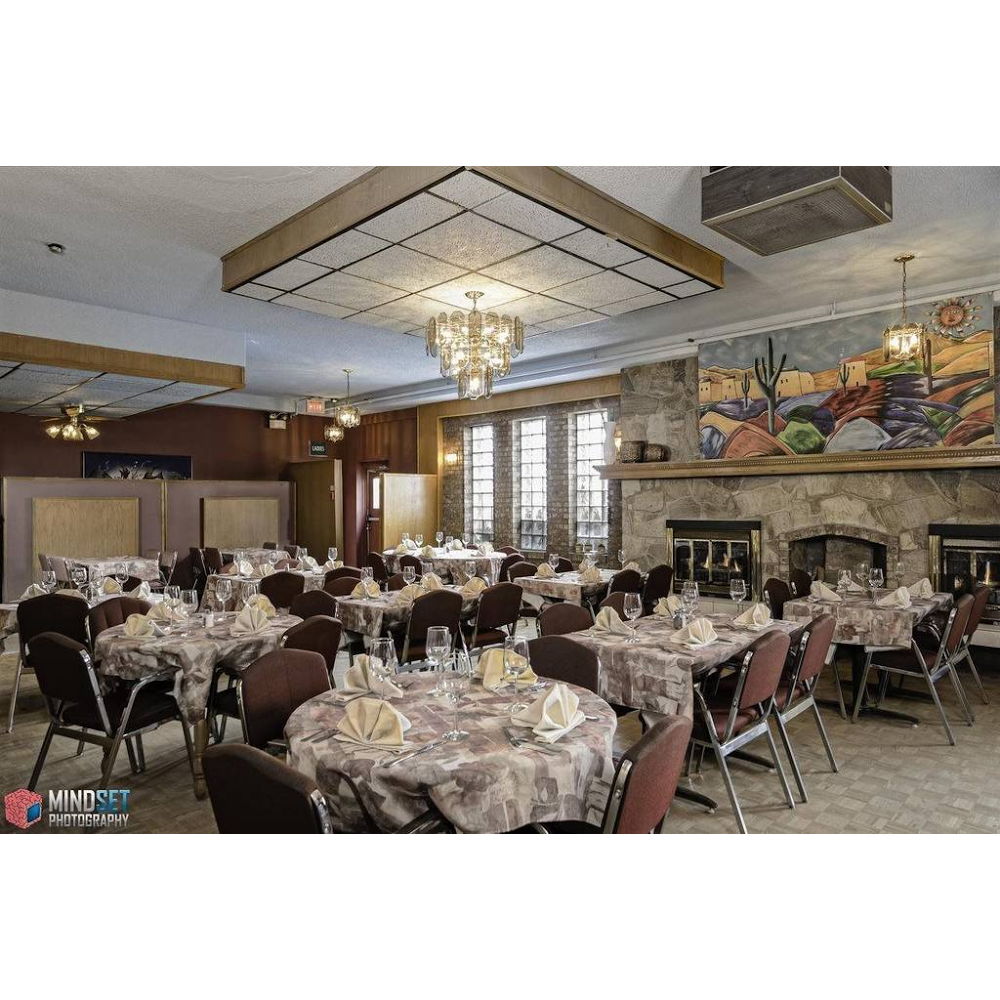 El Flamingo Restaurant at the Cavalier Inn | 1650 Regent Ave W, Winnipeg, MB R2C 3B5, Canada | Phone: (204) 669-0255