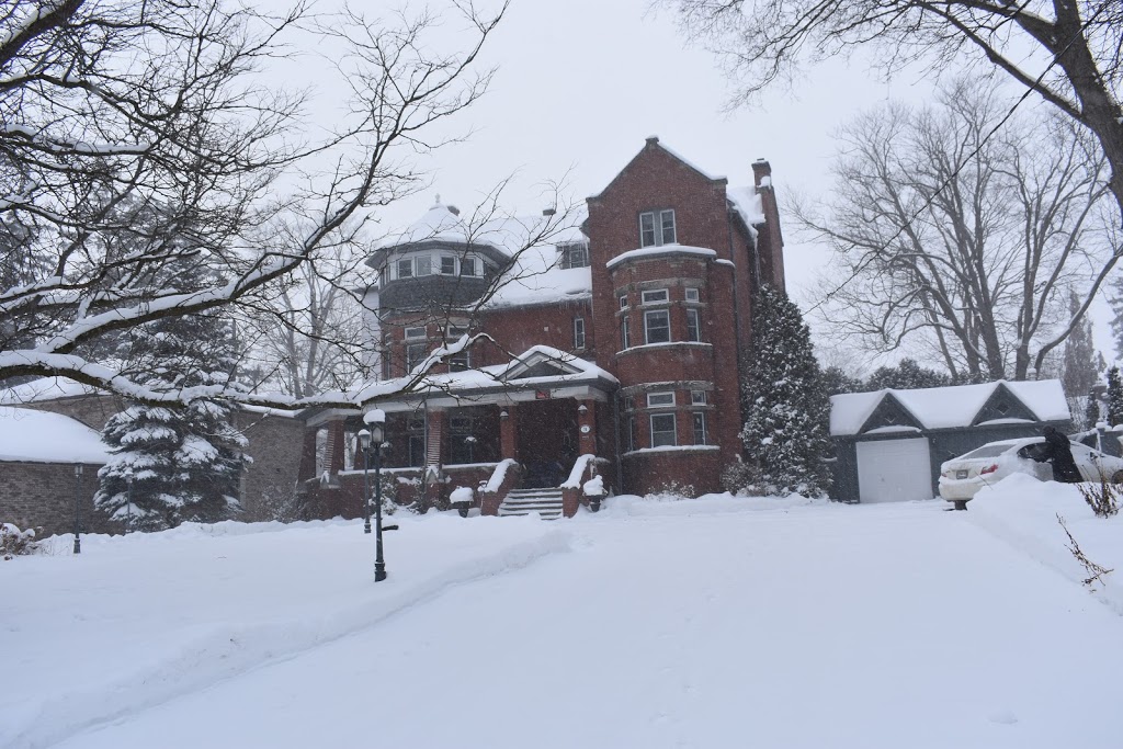 Agincourt Manor | 78 John St N, Stratford, ON N5A 6K7, Canada | Phone: (519) 272-1144