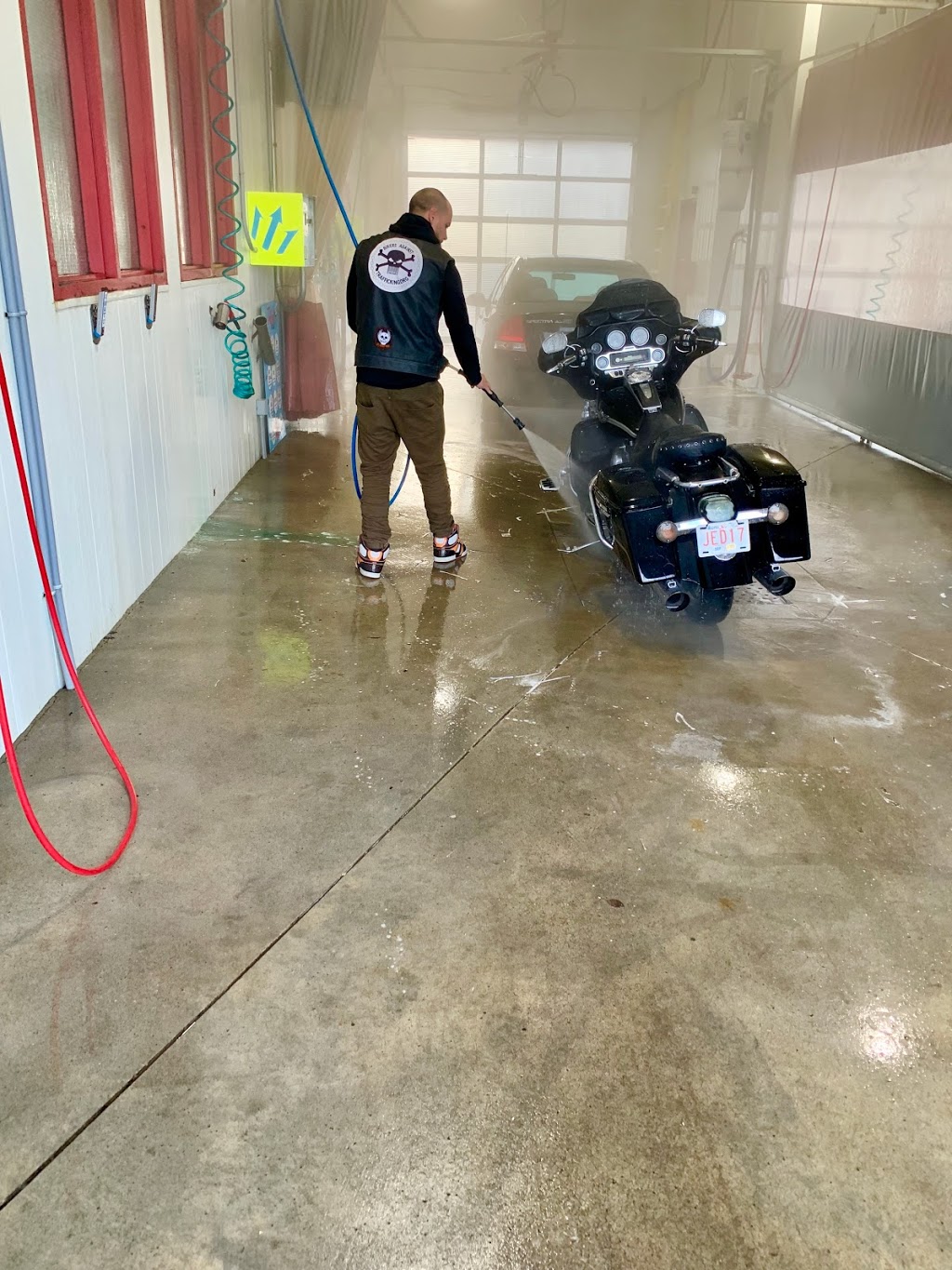 Trident Auto Wash | 40 Southridge Dr #2, Okotoks, AB T1S 1N4, Canada | Phone: (403) 988-2166