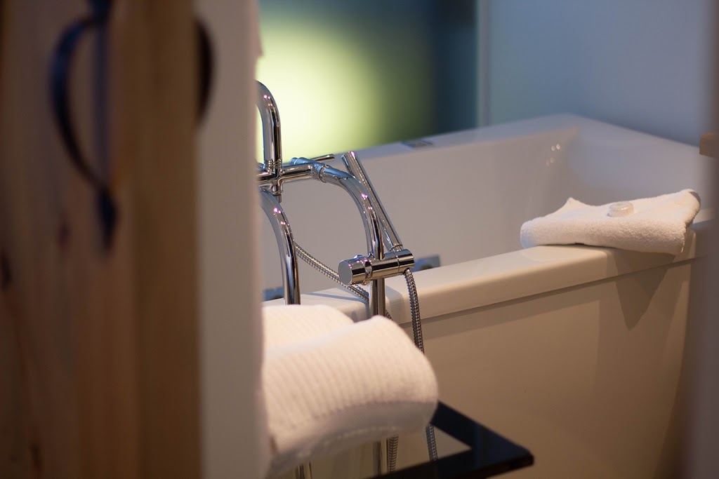 Auberge Gouverneur Shawinigan | 1100 Prom Du St Maurice, Shawinigan, QC G9N 1L8, Canada | Phone: (819) 537-6000